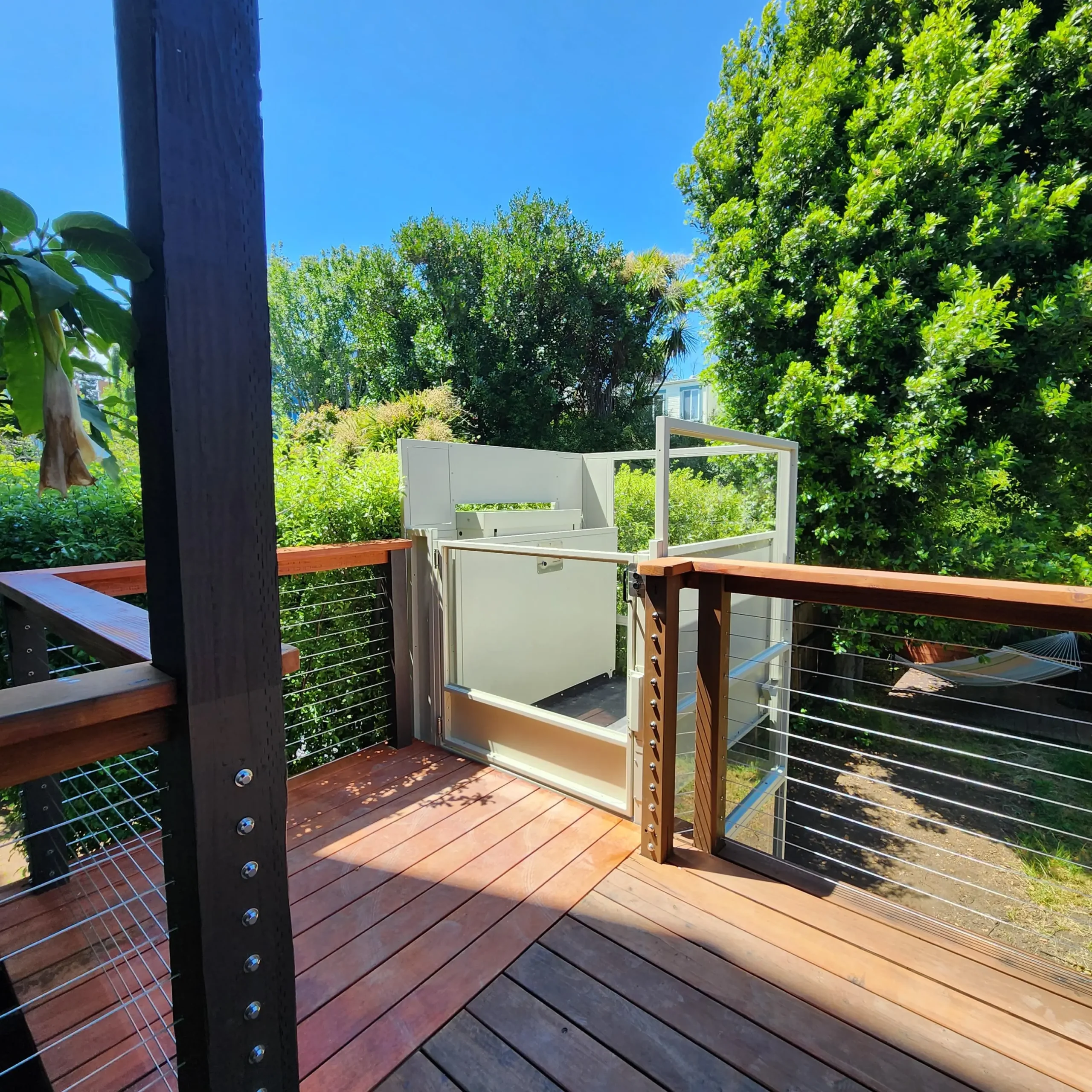 outdoor wheelchair lift