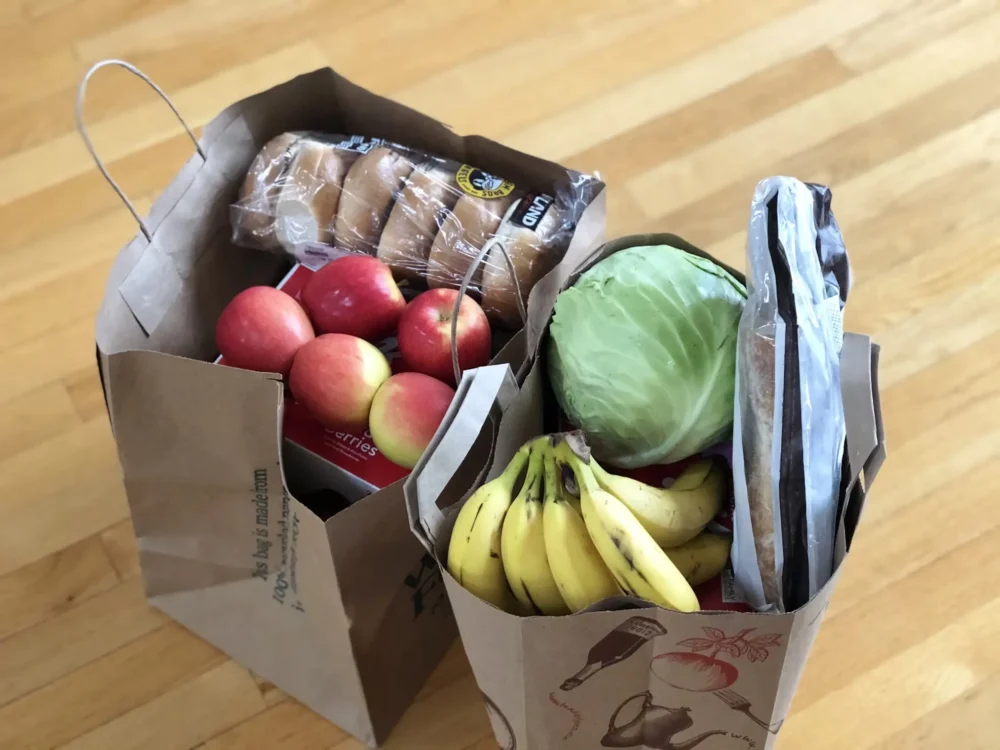 grocery-shopping-maria-lin-kim-unsplash